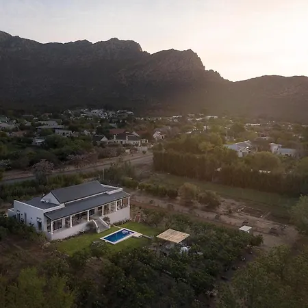 Magnifik Montagu Villa Exterior photo